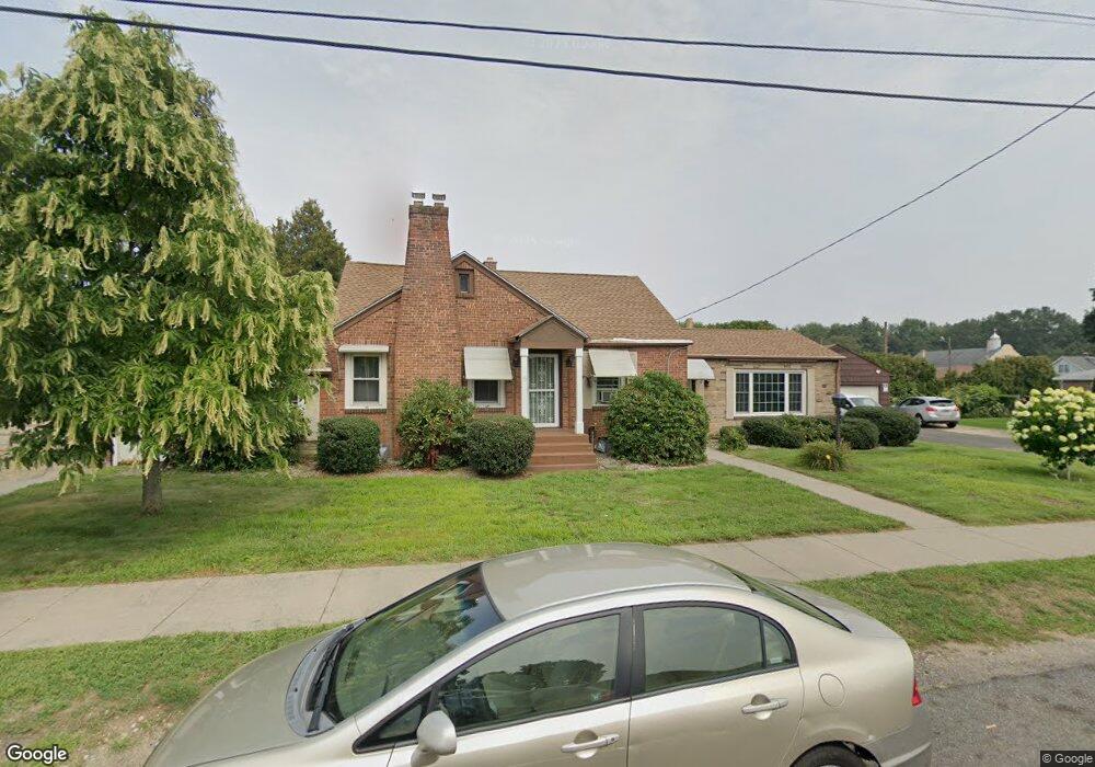 15 Canterbury St, Ludlow, MA 01056 - photo 1