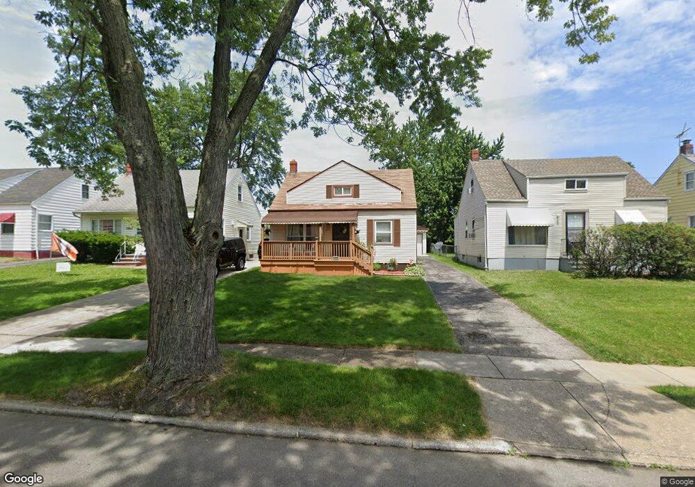 18819 Fairway Ave, Maple Heights, OH 44137 - photo 1