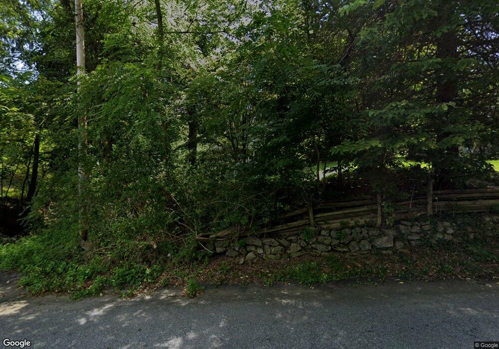 464 Buckhorn Dr, Belvidere, NJ 07823 - photo 1