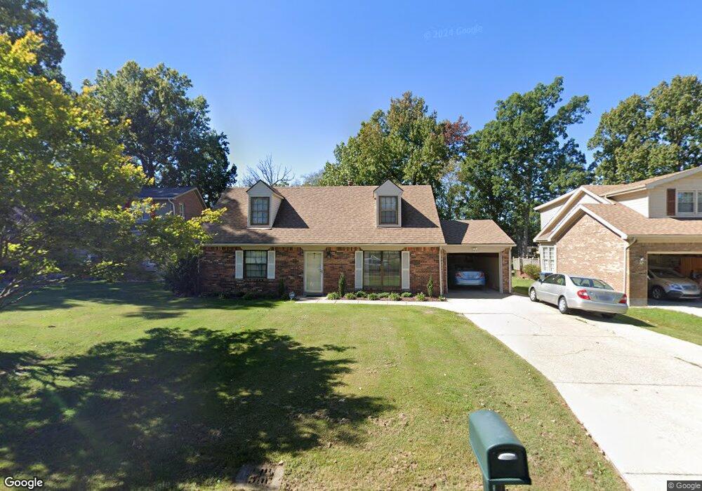 7712 Apple Valley Dr, Louisville, KY 40228 - photo 1