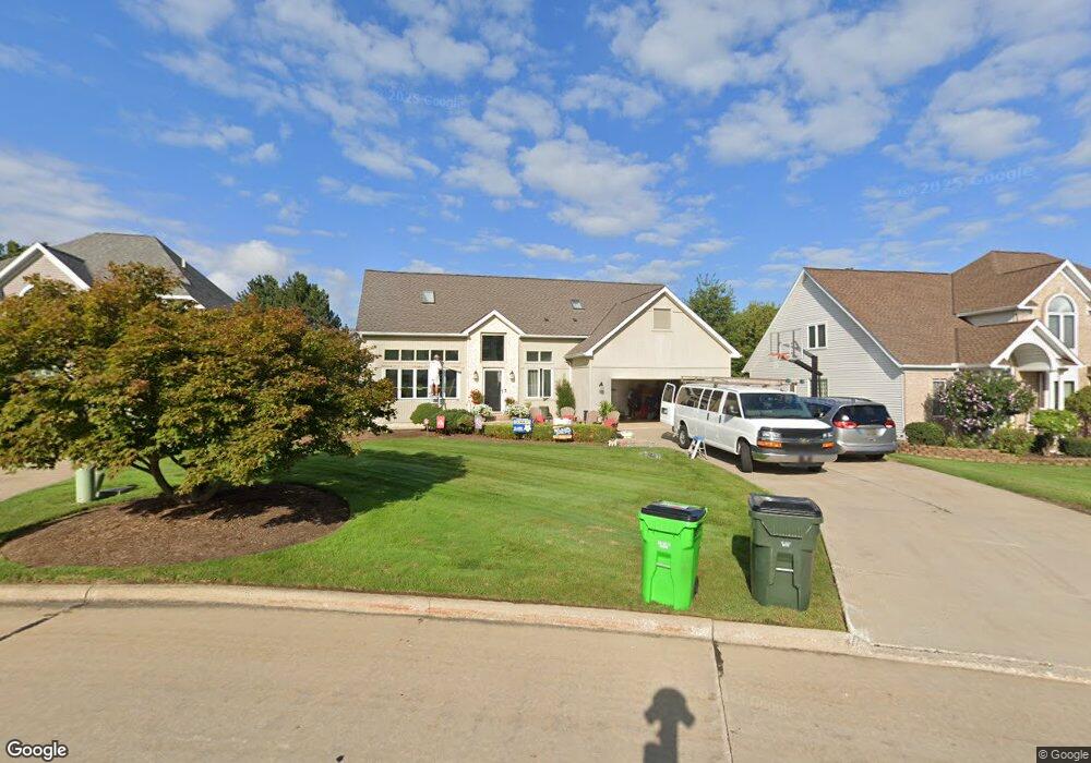 1886 Cedarhurst Dr, Wickliffe, OH 44092 - photo 1