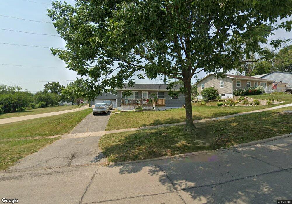 800 18th St NW, Cedar Rapids, IA 52405 - photo 1