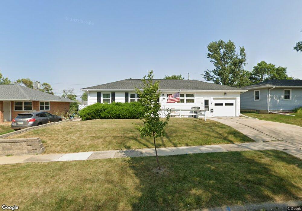 135 Janice Dr NW, Cedar Rapids, IA 52405 - photo 1