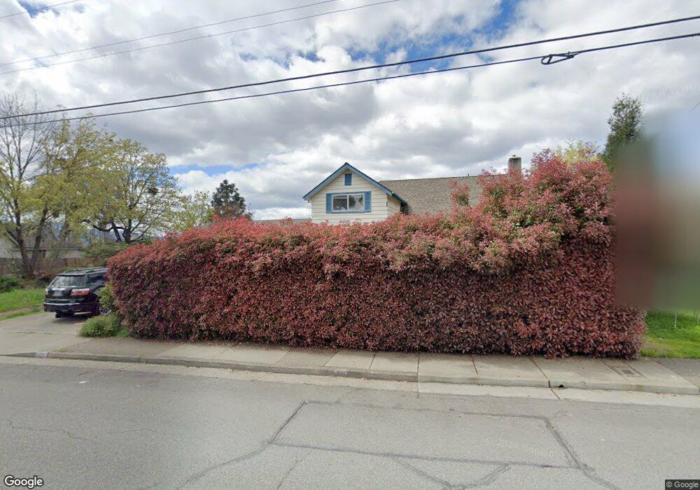 916 NE 10th St, Grants Pass, OR 97526 - photo 1