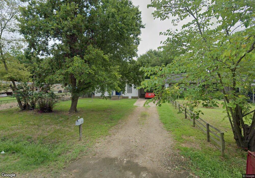 404 E Victor St, Hugo, OK 74743 - photo 1