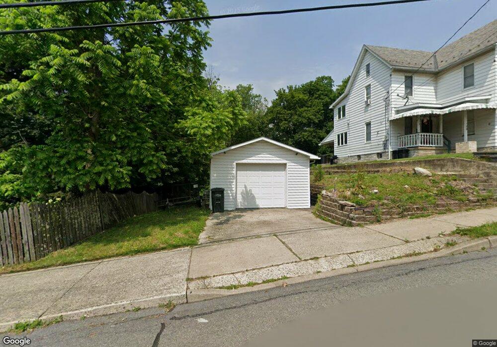 127 Diamond St, Slatington, PA 18080 - photo 1