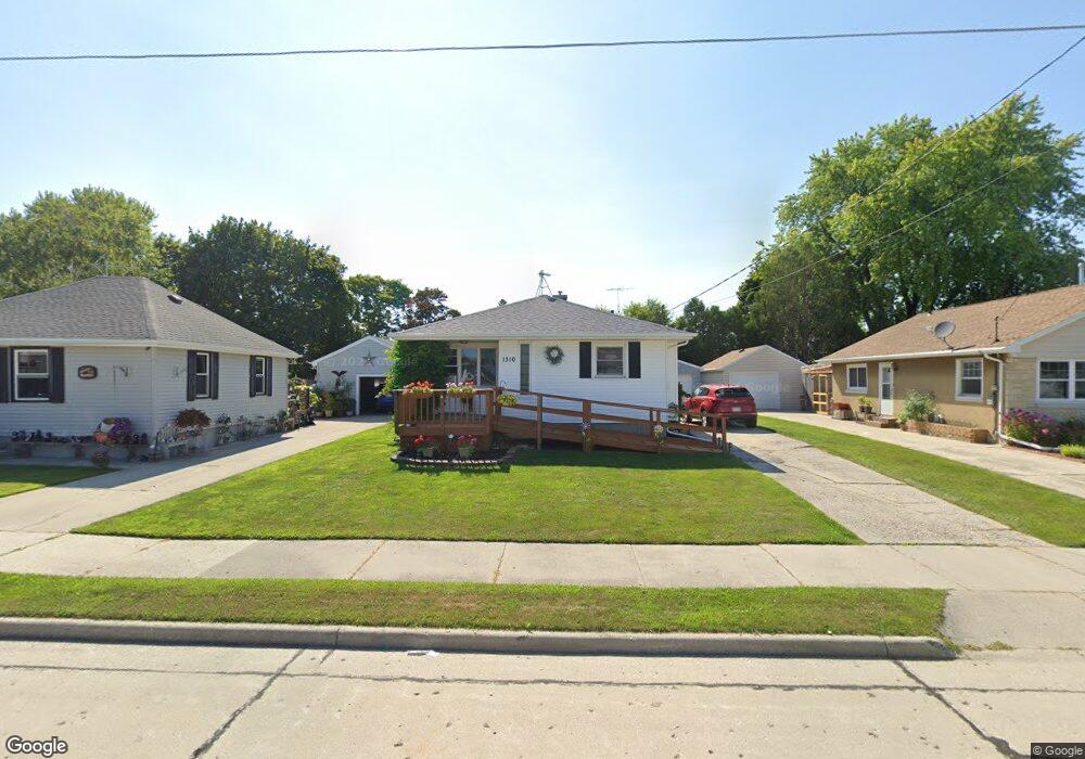 1310 S 31st St, Manitowoc, WI 54220 - photo 1