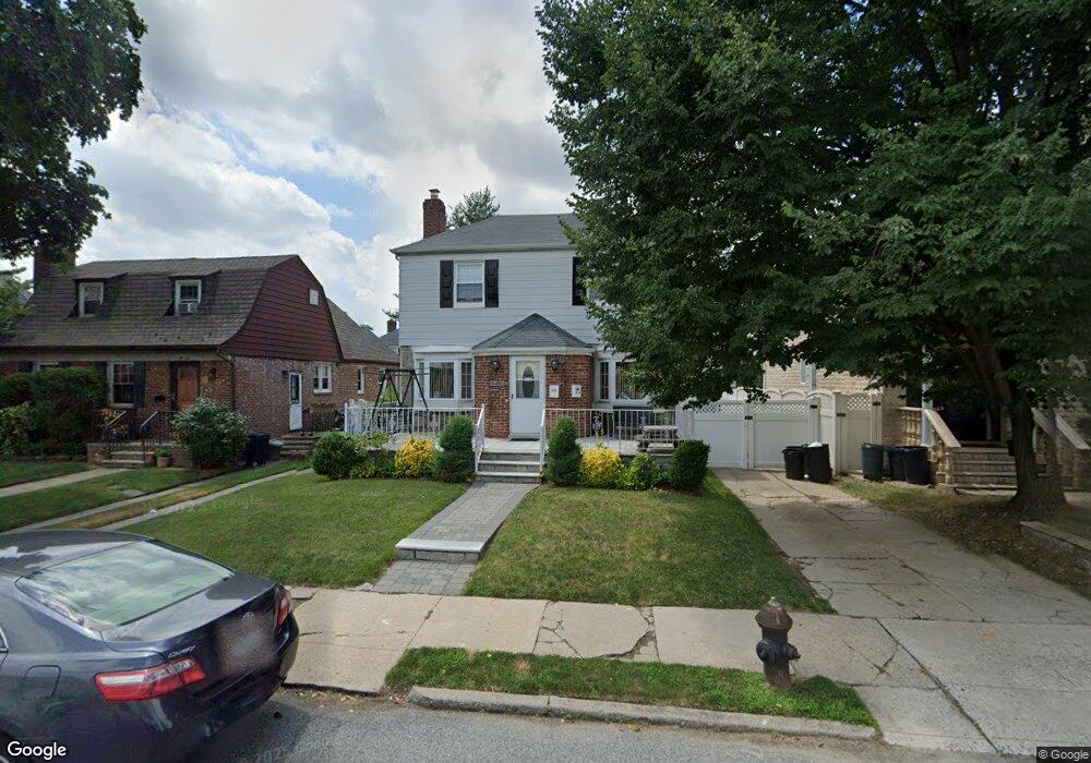 7528 185th St, Fresh Meadows, NY 11366 - photo 1