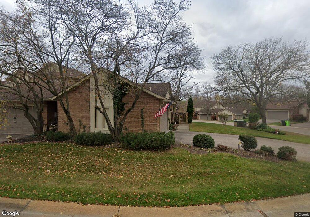 5550 Walnut Cir E, West Bloomfield, MI 48322 - photo 1