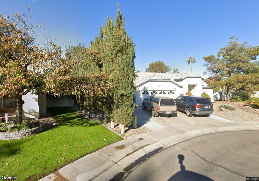 1208 N Cambridge Cir, Chandler, AZ 85225 - photo 1