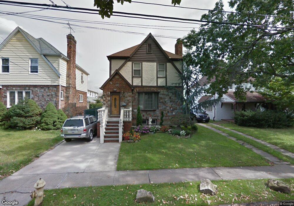 4639 158th St, Flushing, NY 11358 - photo 1