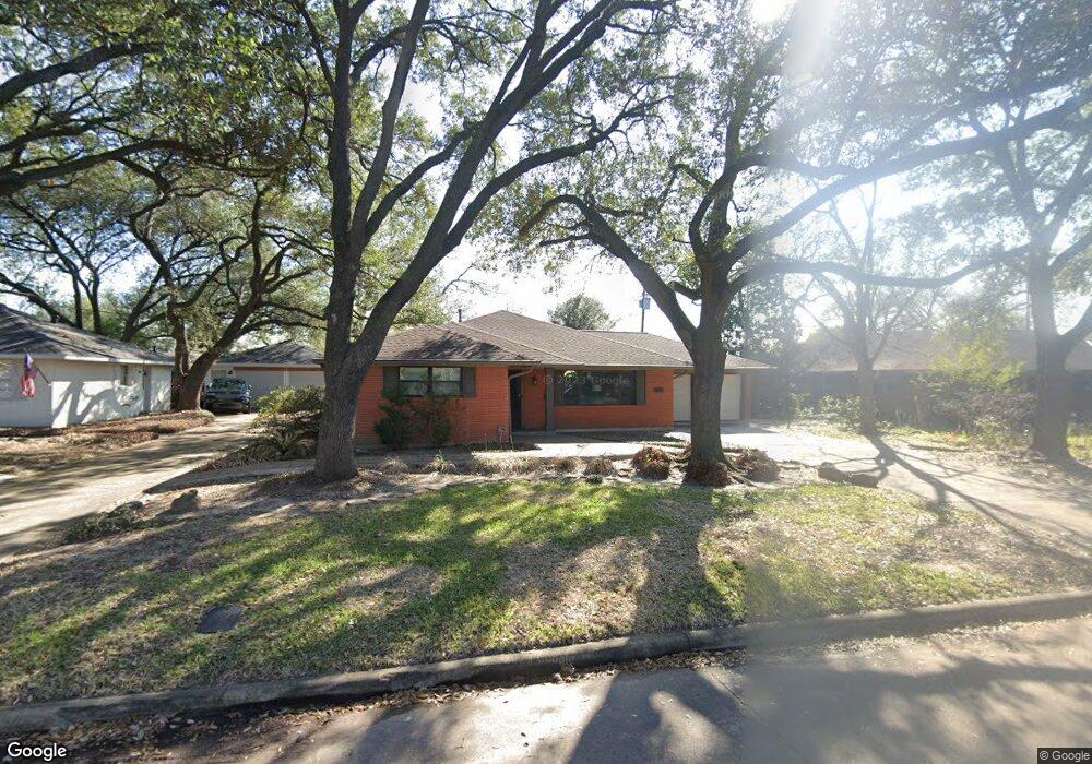 1610 Willowby Dr, Houston, TX 77008 - photo 1