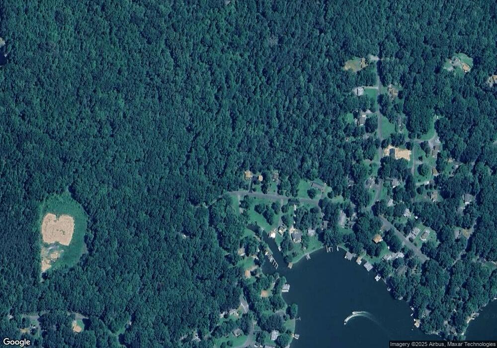 1530 N Lakeshore Dr, Louisa, VA 23093 - photo 1