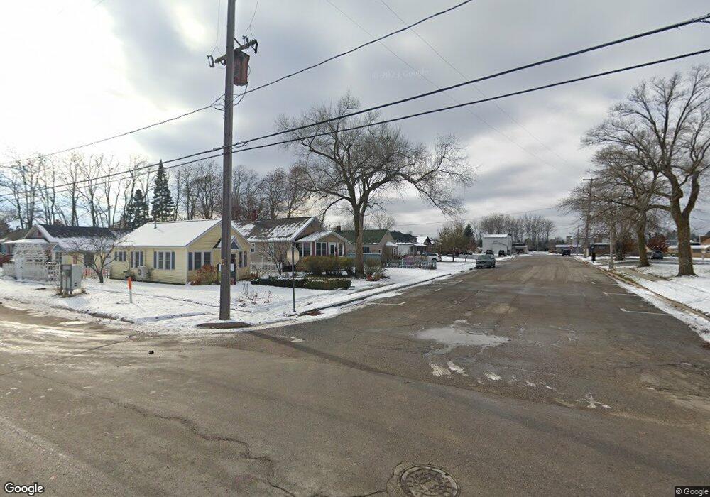 114 E Division Ave, Oscoda, MI 48750 - photo 1