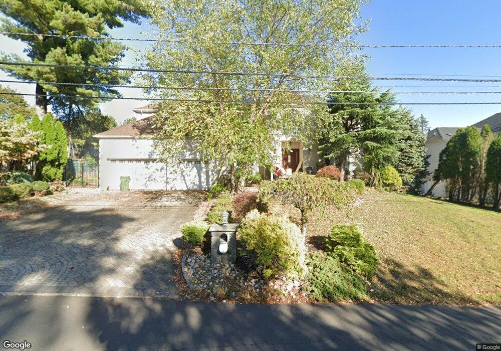 9 Skytop Rd, Edison, NJ 08820 - photo 1