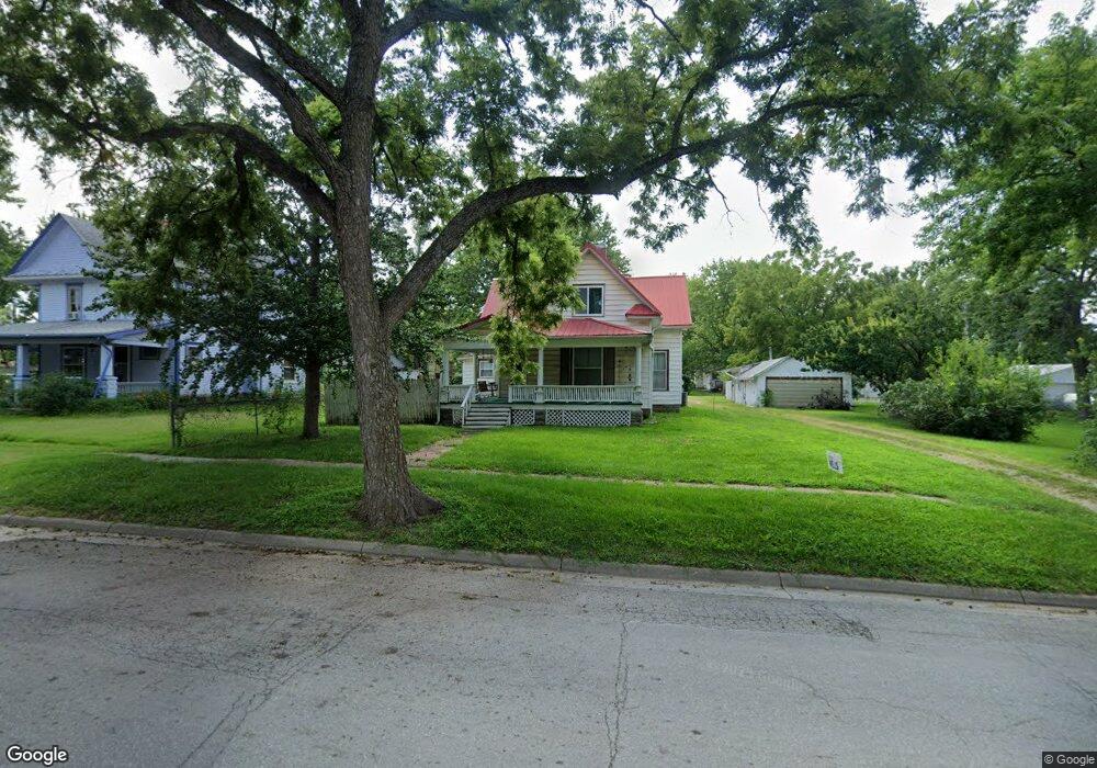 607 Maple St, Overbrook, KS 66524 - photo 1