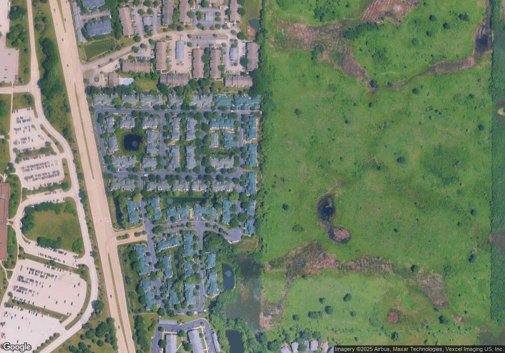 121 Welwyn St unit 16A, Lake Bluff, IL 60044 - photo 1