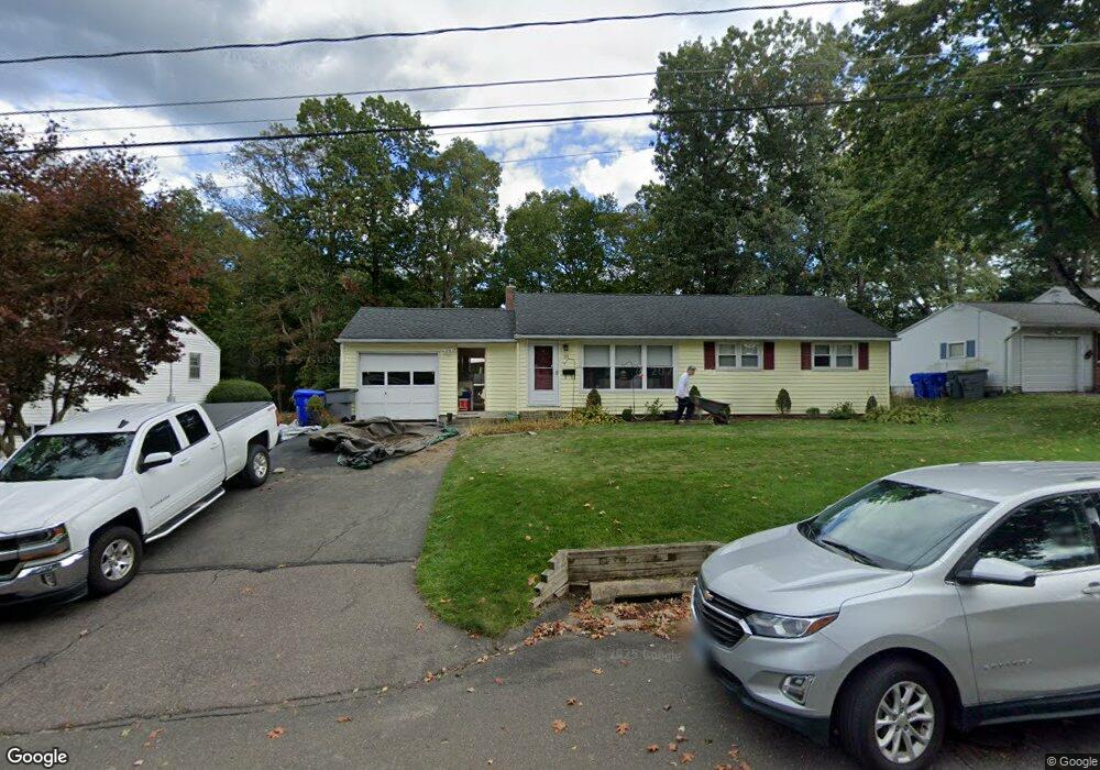 33 Indian Run, Enfield, CT 06082 - photo 1