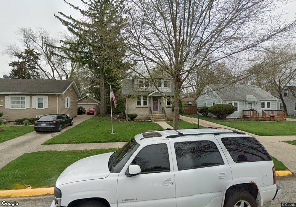 934 Spruce St, Aurora, IL 60506 - photo 1