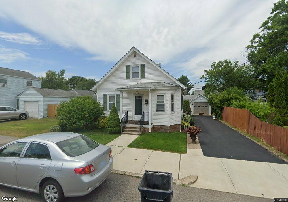 14 Hutchinson Ave, Pawtucket, RI 02861 - photo 1
