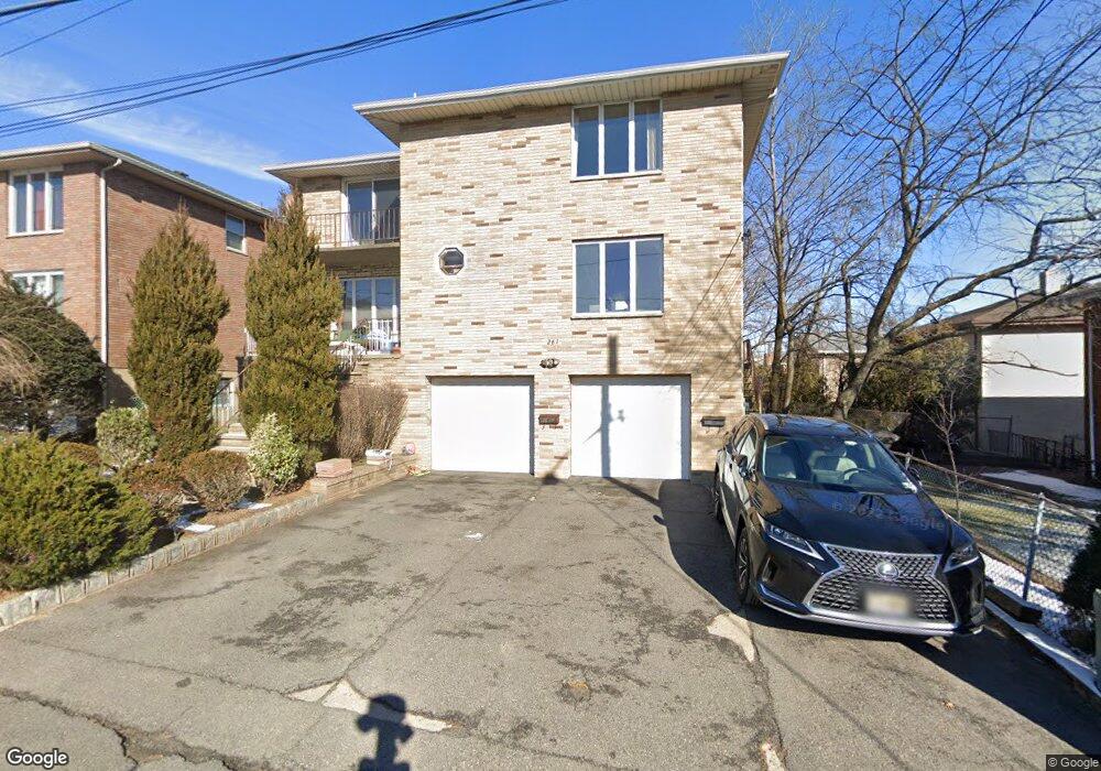 261 Moore St, Fort Lee, NJ 07024 - photo 1