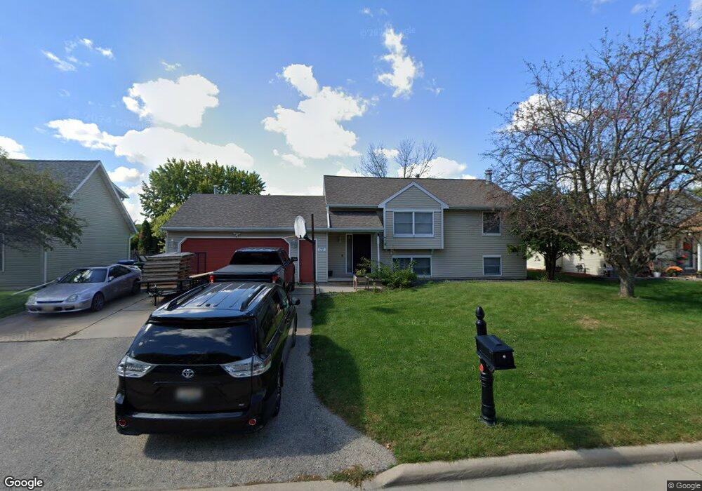 1717 N Whitney Dr, Appleton, WI 54914 - photo 1