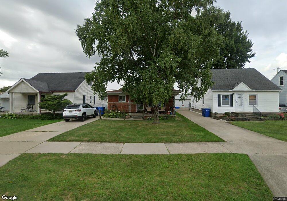 13706 Mckinley Ave, Warren, MI 48089 - photo 1