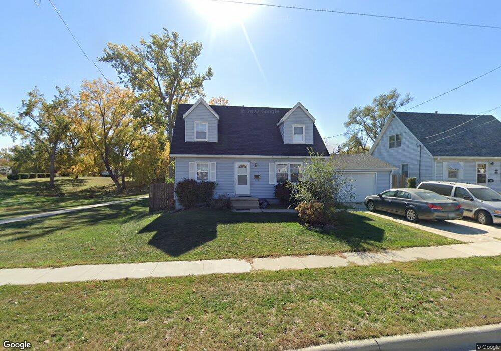 1325 N 4th Ave W, Newton, IA 50208 - photo 1