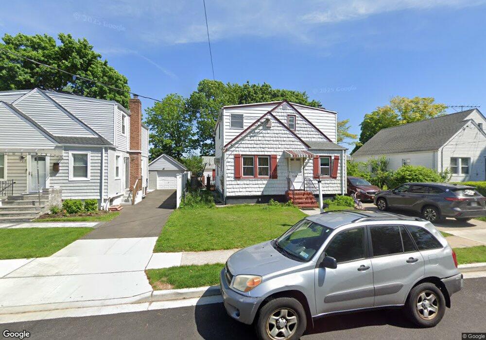 716 Wilson St, Franklin Square, NY 11010 - photo 1