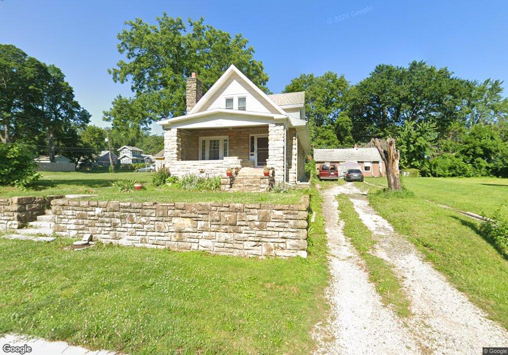 7144 Agnes Ave, Kansas City, MO 64132 - photo 1