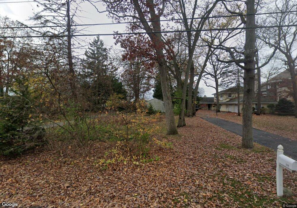 2250 Locklin Ln, West Bloomfield, MI 48324 - photo 1