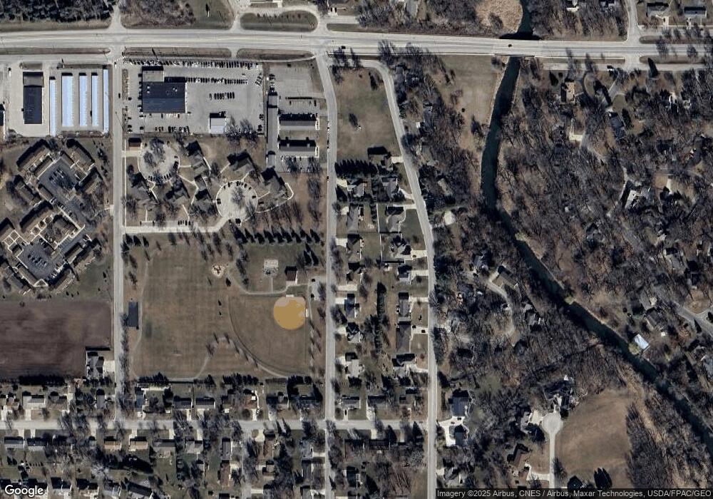 305 25th St SW, Austin, MN 55912 - photo 1