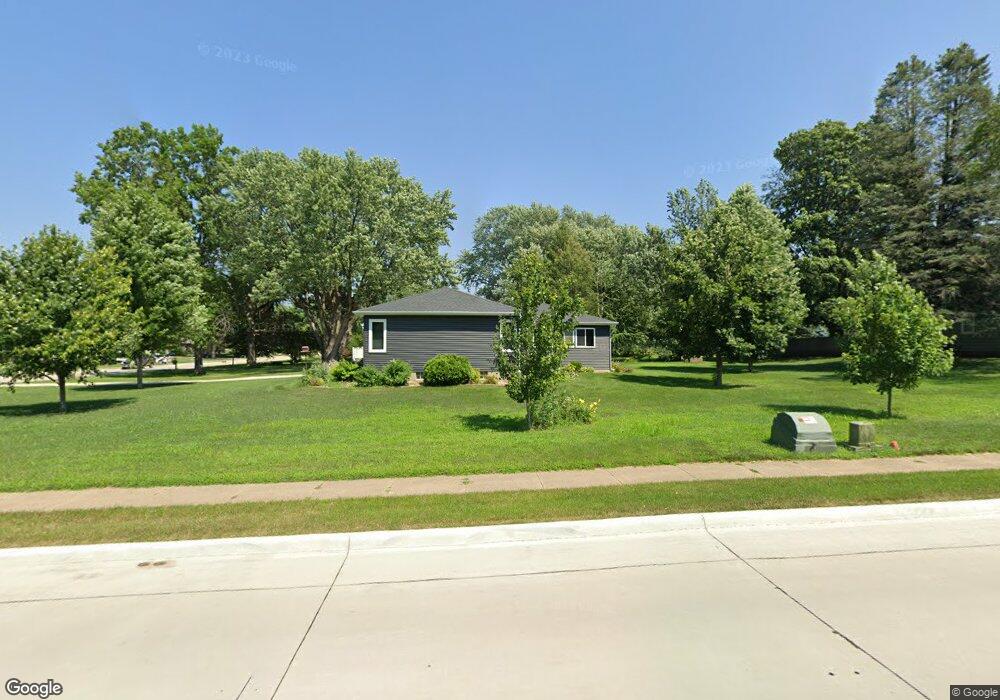 1707 Lilac Ln, Cedar Falls, IA 50613 - photo 1