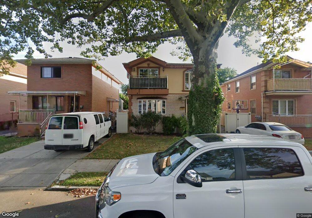 241-39 85th Rd, Jamaica, NY 11426 - photo 1