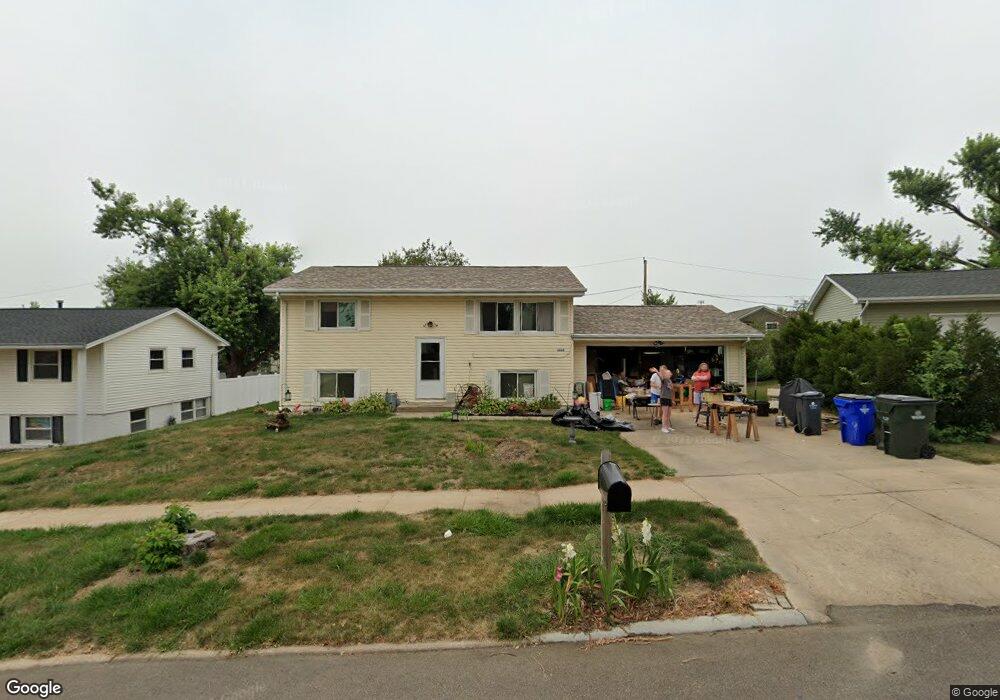1912 29th St SW, Cedar Rapids, IA 52404 - photo 1