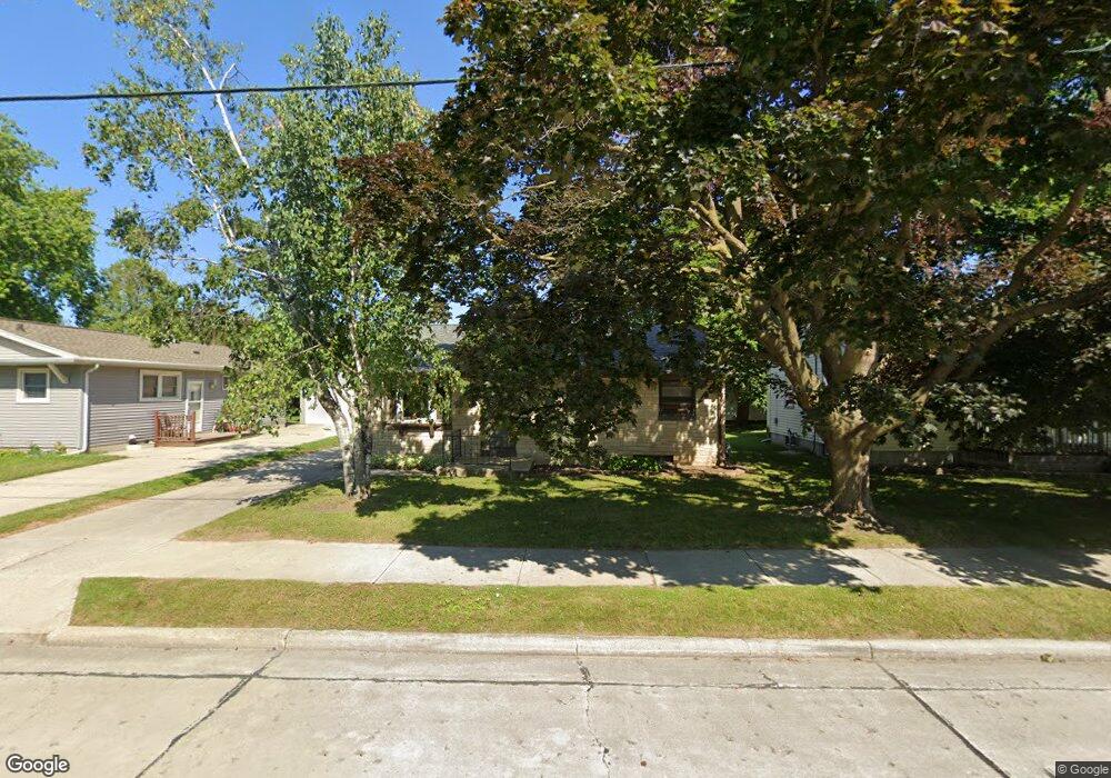 1315 S 32nd St, Manitowoc, WI 54220 - photo 1