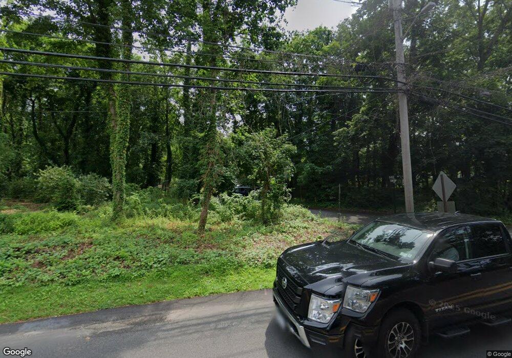 9 East Dr, Manhasset, NY 11030 - photo 1