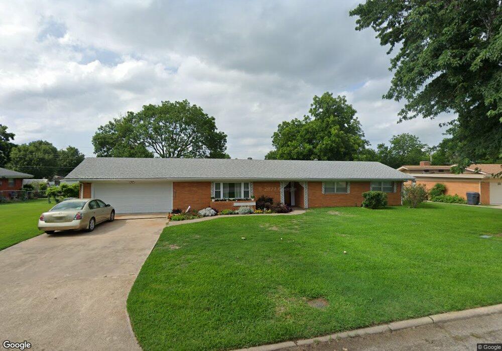 1201 N Meadow Dr, Ardmore, OK 73401 - photo 1