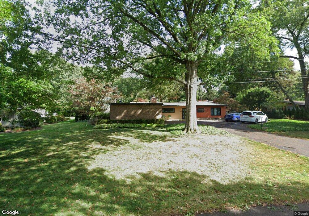 5675 Crabtree Rd, Bloomfield Hills, MI 48301 - photo 1