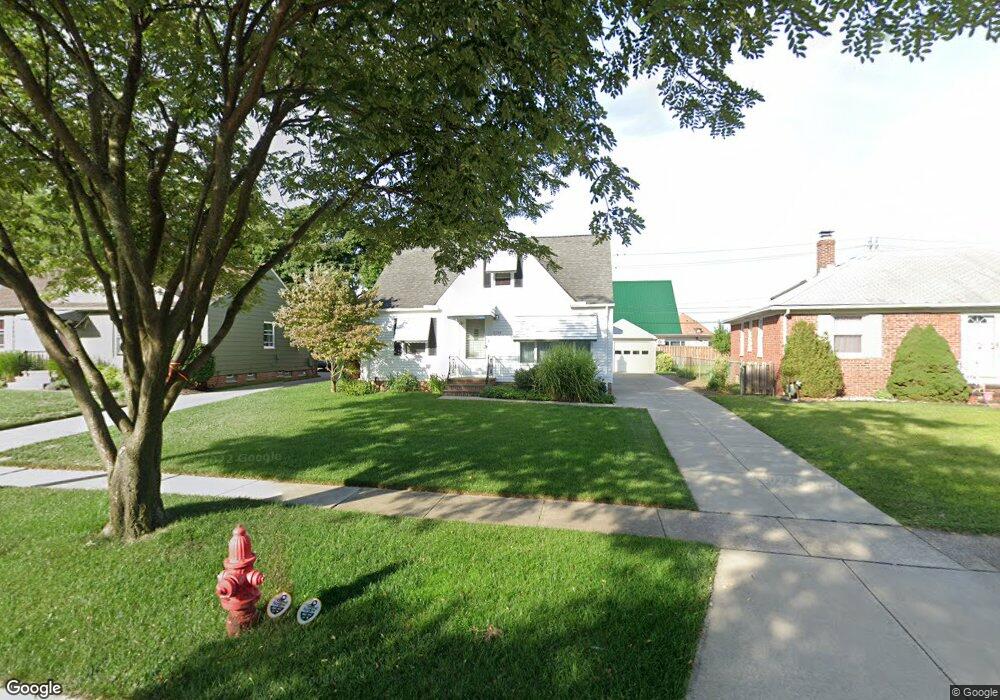 2154 E 290th St, Wickliffe, OH 44092 - photo 1