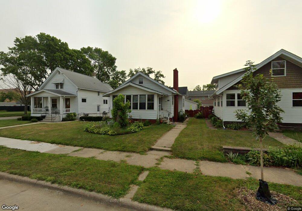 1339 8th St NW, Cedar Rapids, IA 52405 - photo 1