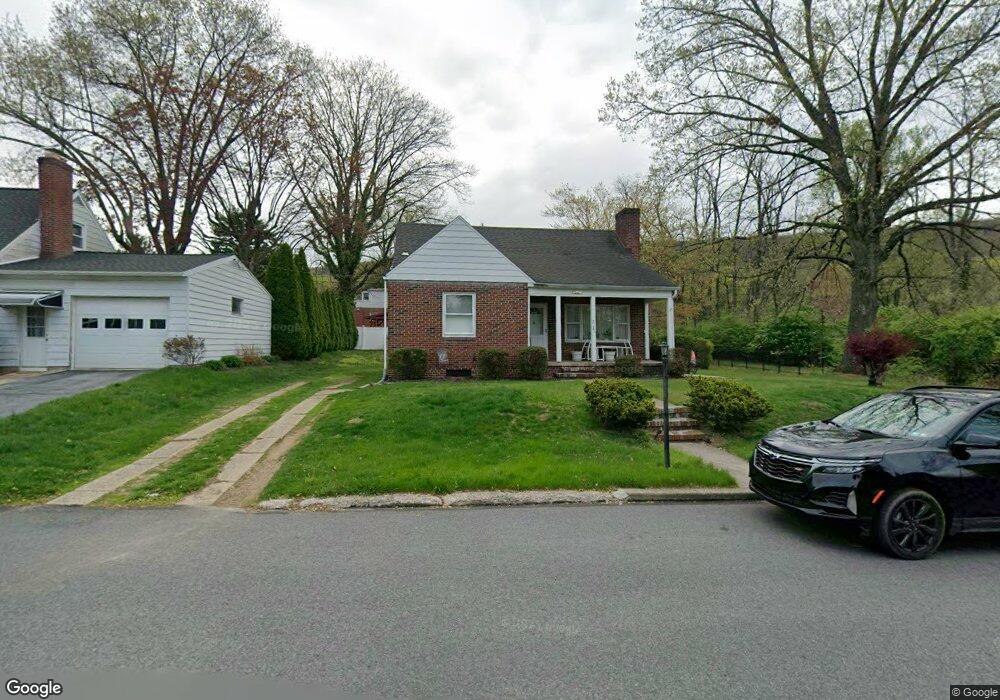 2121 Fernwood St, Reading, PA 19604 - photo 1