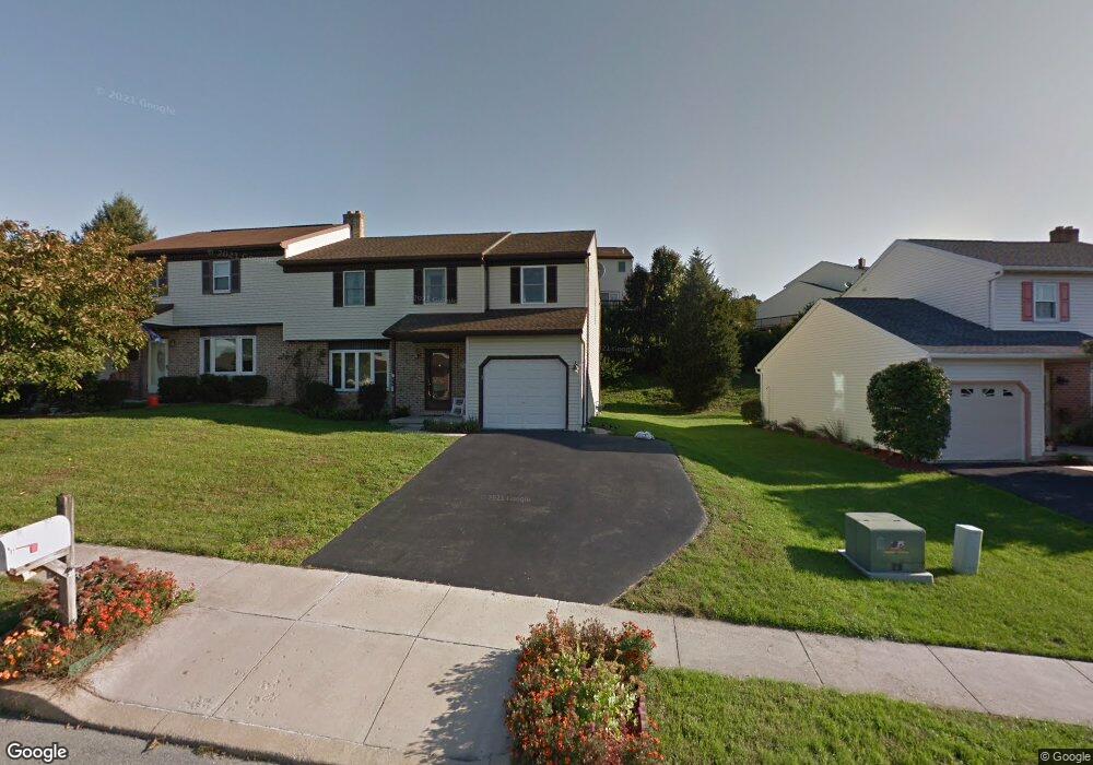 1711 Acorn Dr, Reading, PA 19608 - photo 1