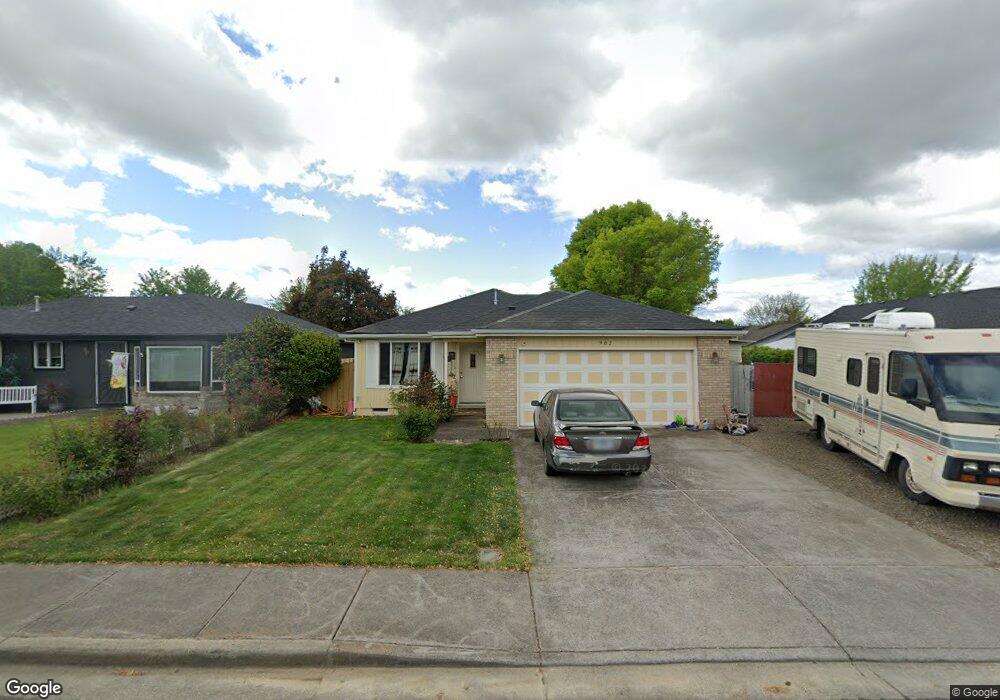 902 Hopkins Rd, Central Point, OR 97502 - photo 1