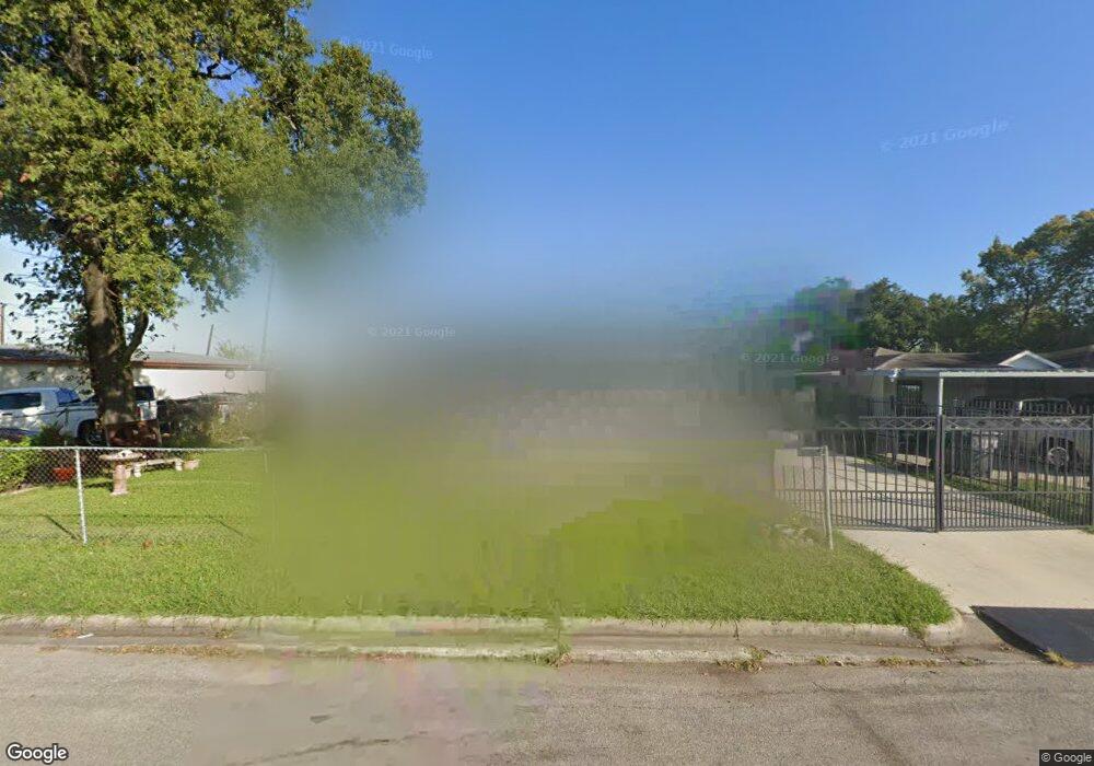 7411 Kingsley St, Houston, TX 77087 - photo 1