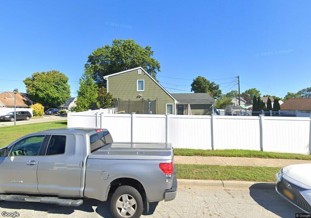 2 Skylark Ln, Levittown, NY 11756 - photo 1