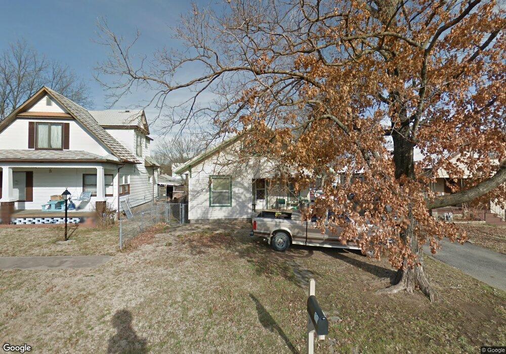 1717 Kennedy Ave, Parsons, KS 67357 - photo 1