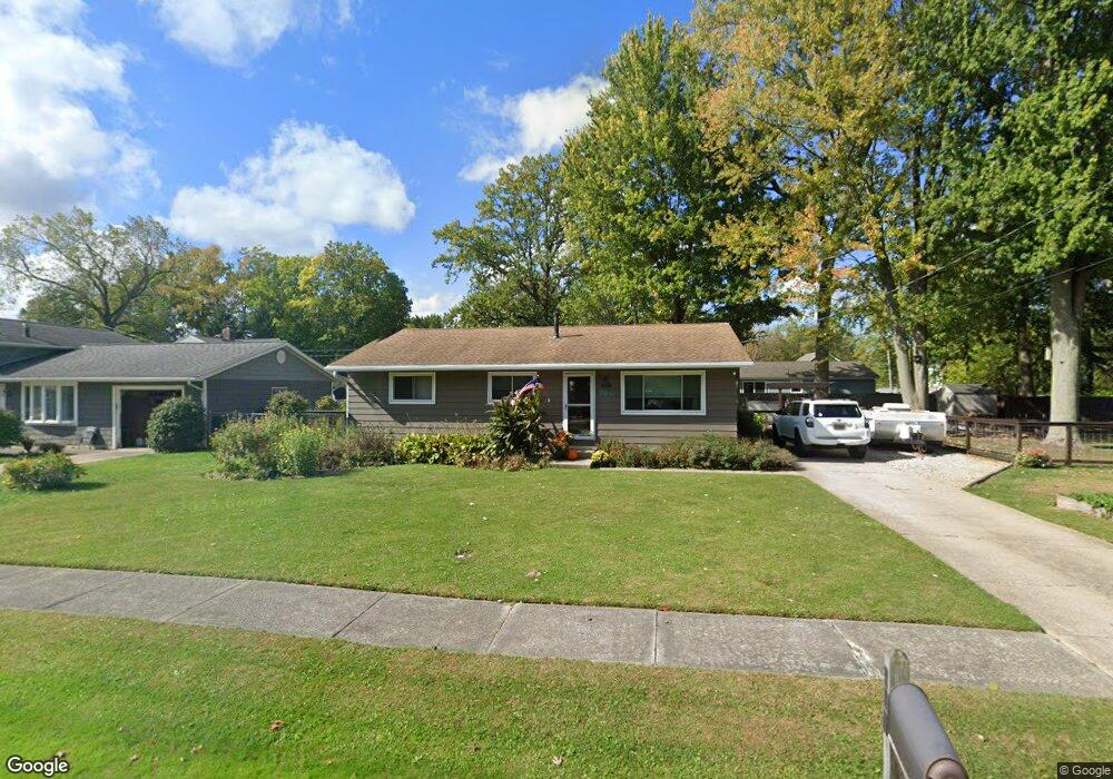 750 Oakwood Ave, Sheffield Lake, OH 44054 - photo 1