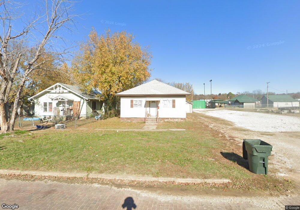 1108 W Broadway St, Henryetta, OK 74437 - photo 1