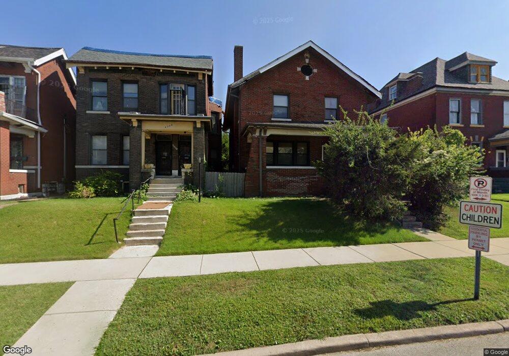 4576 Clarence Ave, Saint Louis, MO 63115 - photo 1